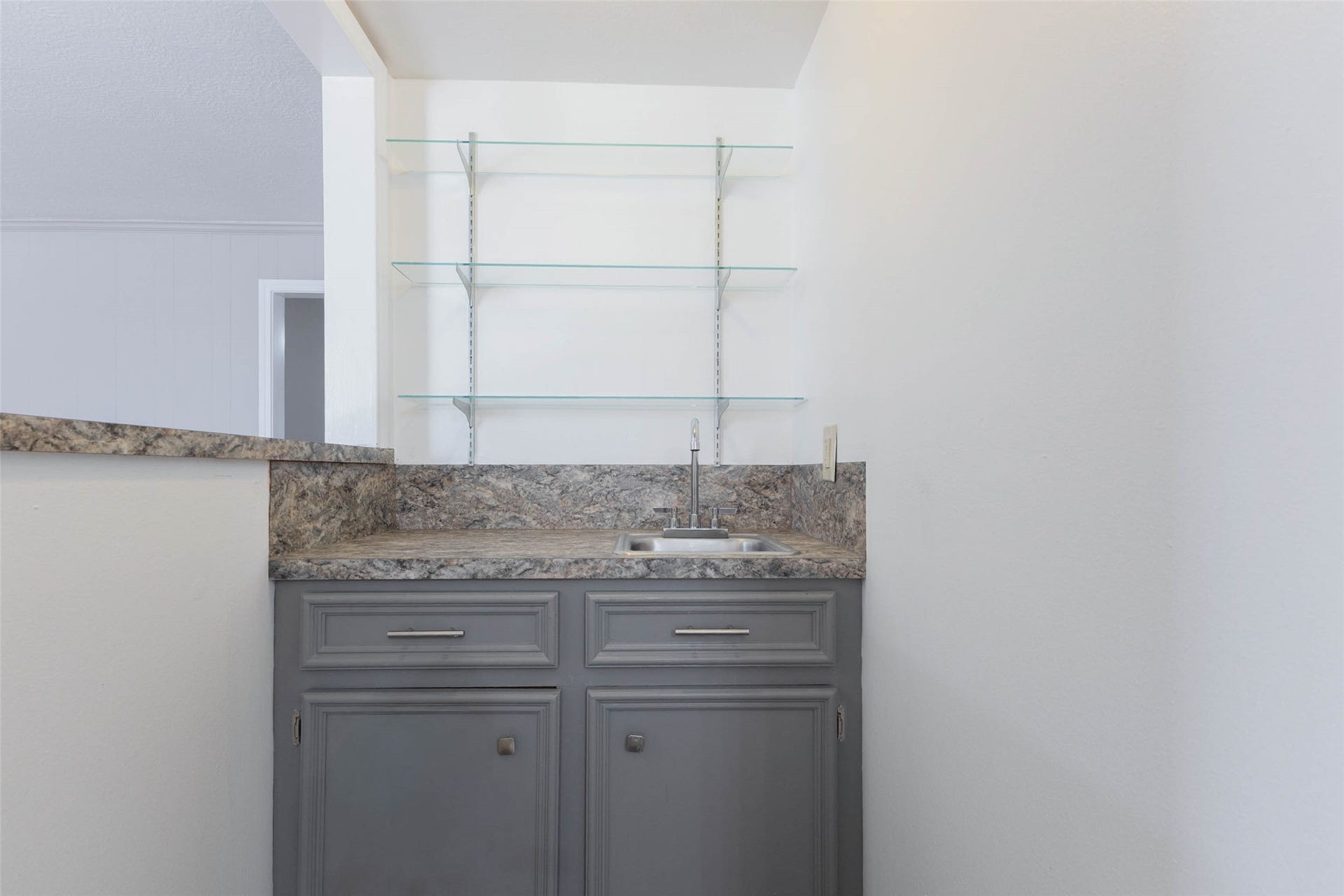 Wet Bar w/additional sink