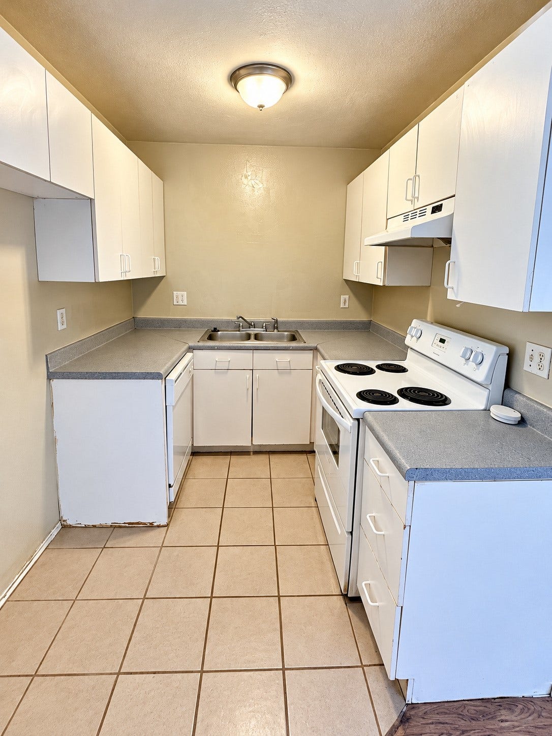 4714 Oleander Street, #D, Bacliff, TX 77518 Galley kitchen