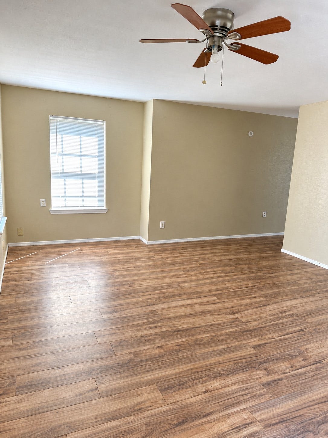 4714 Oleander Street, #D, Bacliff, TX 77518 Other side of the living area
