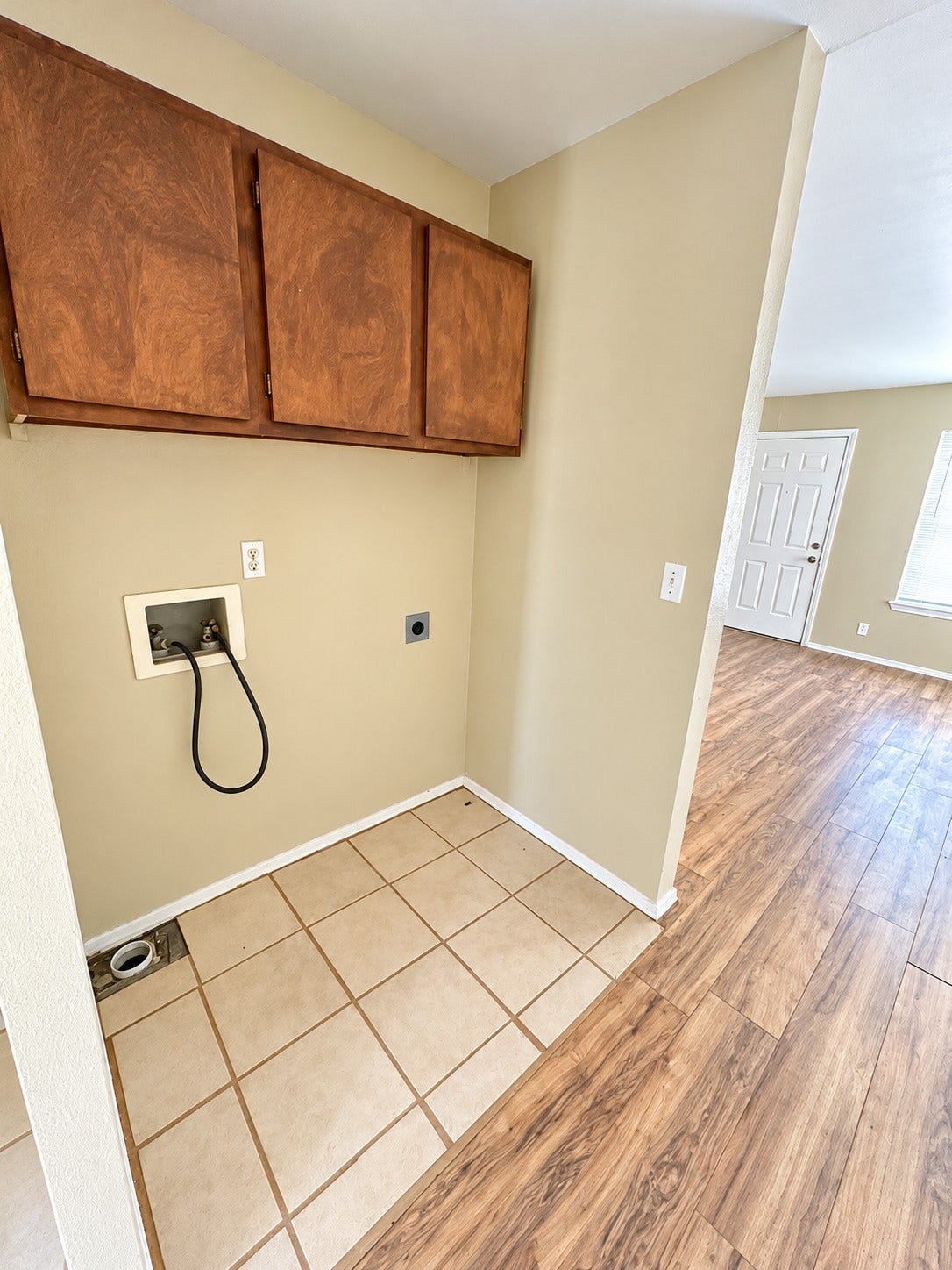 4714 Oleander Street, #D, Bacliff, TX 77518 Utility area