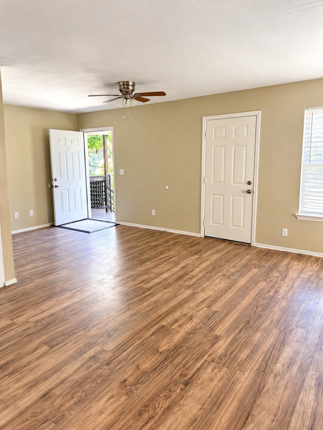4714 Oleander Street, #D, Bacliff, TX 77518 Living room area looking towards the front door