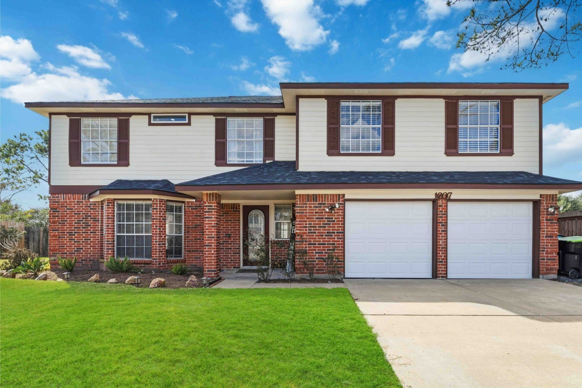 1207 Hollowood Lane, Missouri City, TX 77489 1207 Hollowood Lane, Missouri City, TX 77489