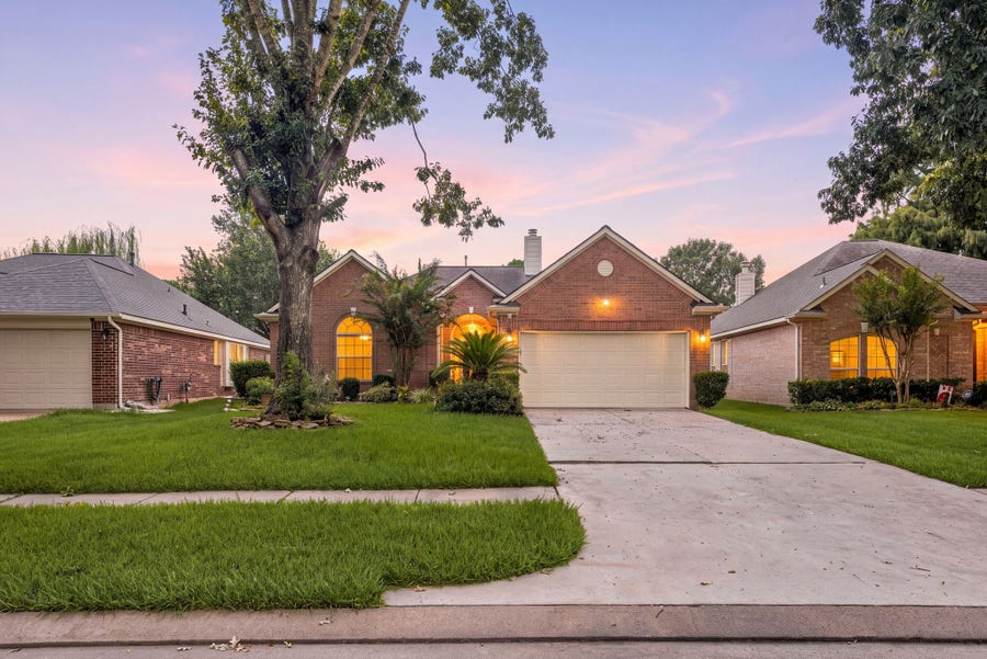 Property photo for 10211 Wildwood Park Lane, Houston, TX