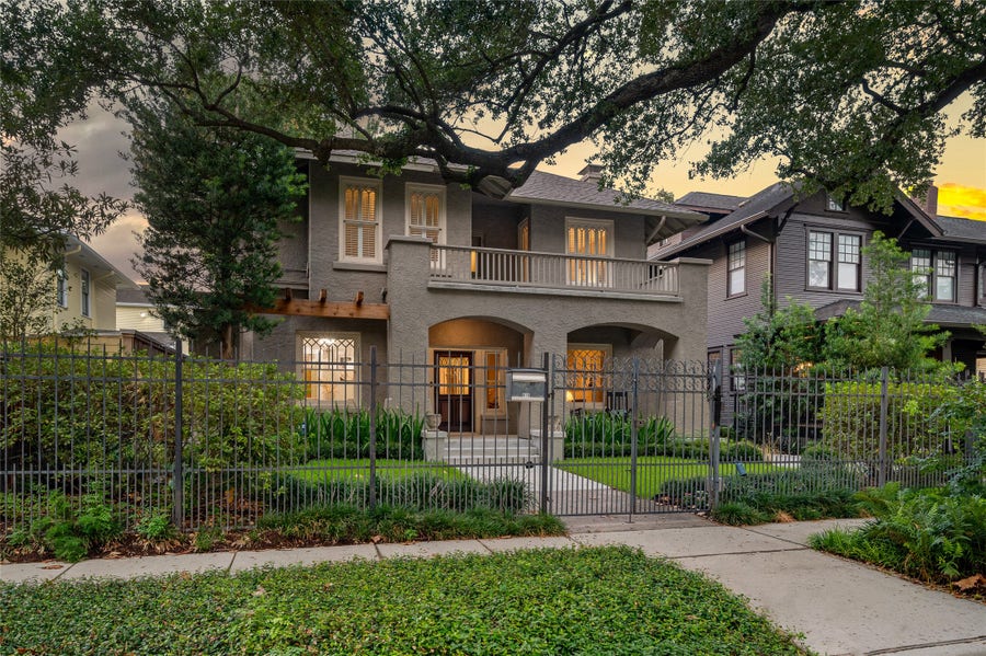 Property photo for 816 Kipling Street, Houston, TX