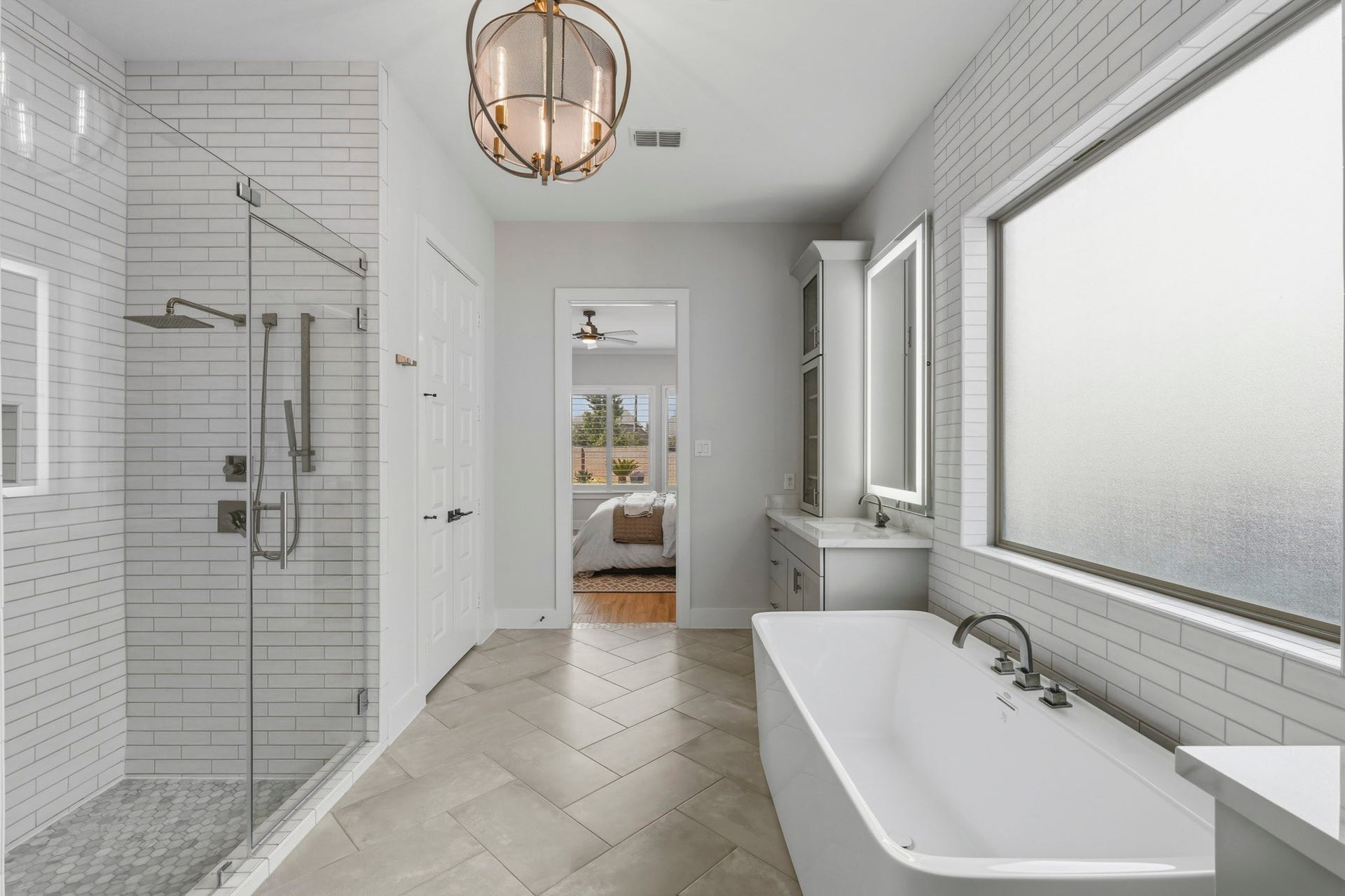 9907 Regal Bend Drive, Missouri City, TX 77459 Designer Chandelier
