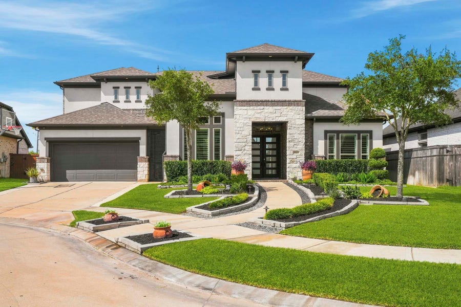 Property photo for 9907 Regal Bend Drive, Missouri City, TX