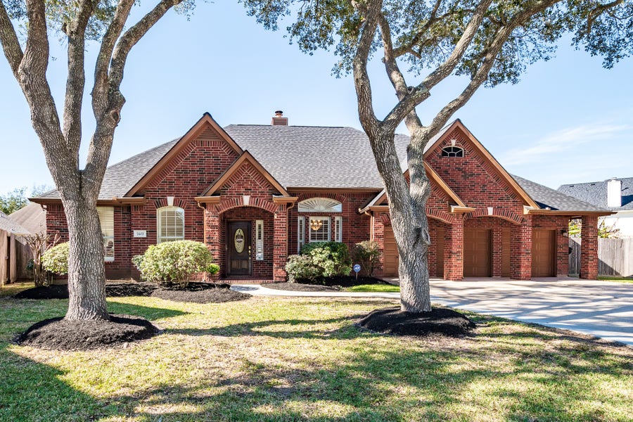 Property photo for 7402 Shady Arbour Court, Pasadena, TX