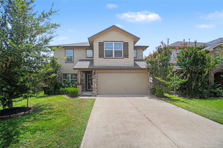 Property photo for 2027 Bravos Manor Lane, Fresno, TX
