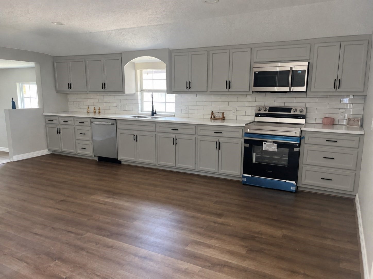 3434 Easy Street, Houston, TX 77026 A kitchen with plenty of counter space and cabinet storage. It comes equipped with stainless steel appliances