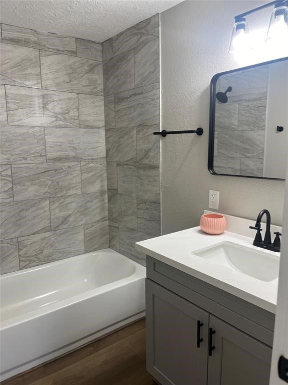 3434 Easy Street, Houston, TX 77026 Welcome to 3434 Easy Street! This recently renovated home features an attractive front faade and an iron driveway gate, providing added security, privacy, and peace of mind