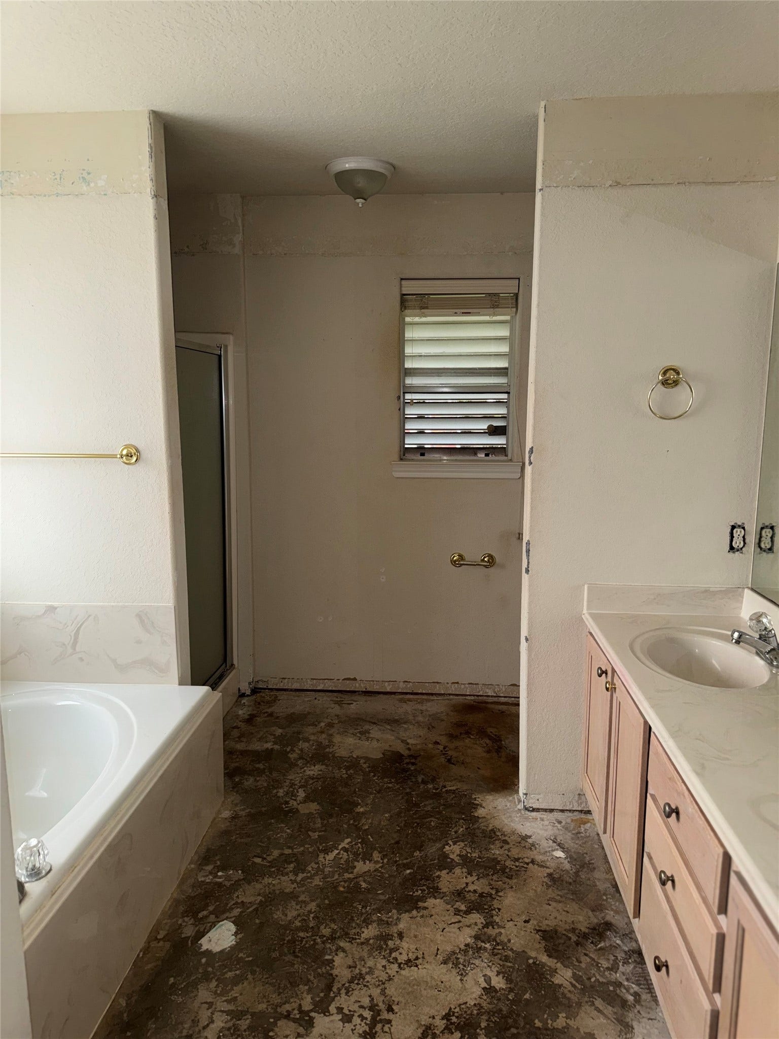 509 12th Avenue N, Texas City, TX 77590 Primary en-suite