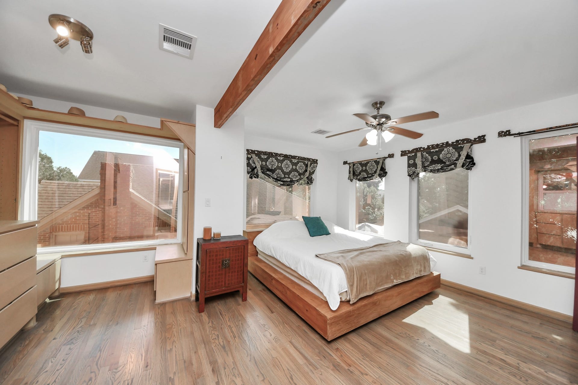 2402 Barbee Street, Houston, TX 77004 Primary bedroom, located upstairs.