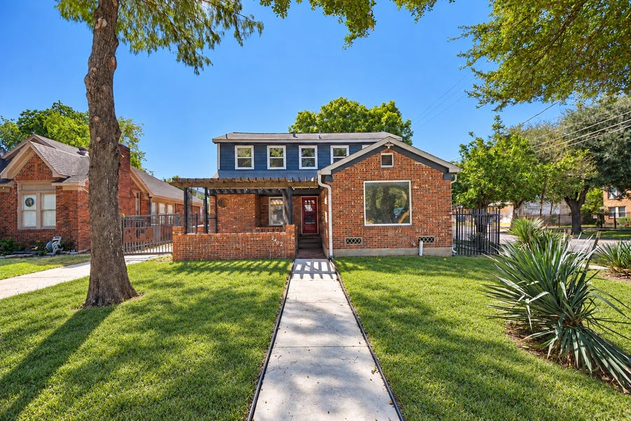 Property photo for 2402 Barbee Street, Houston, TX