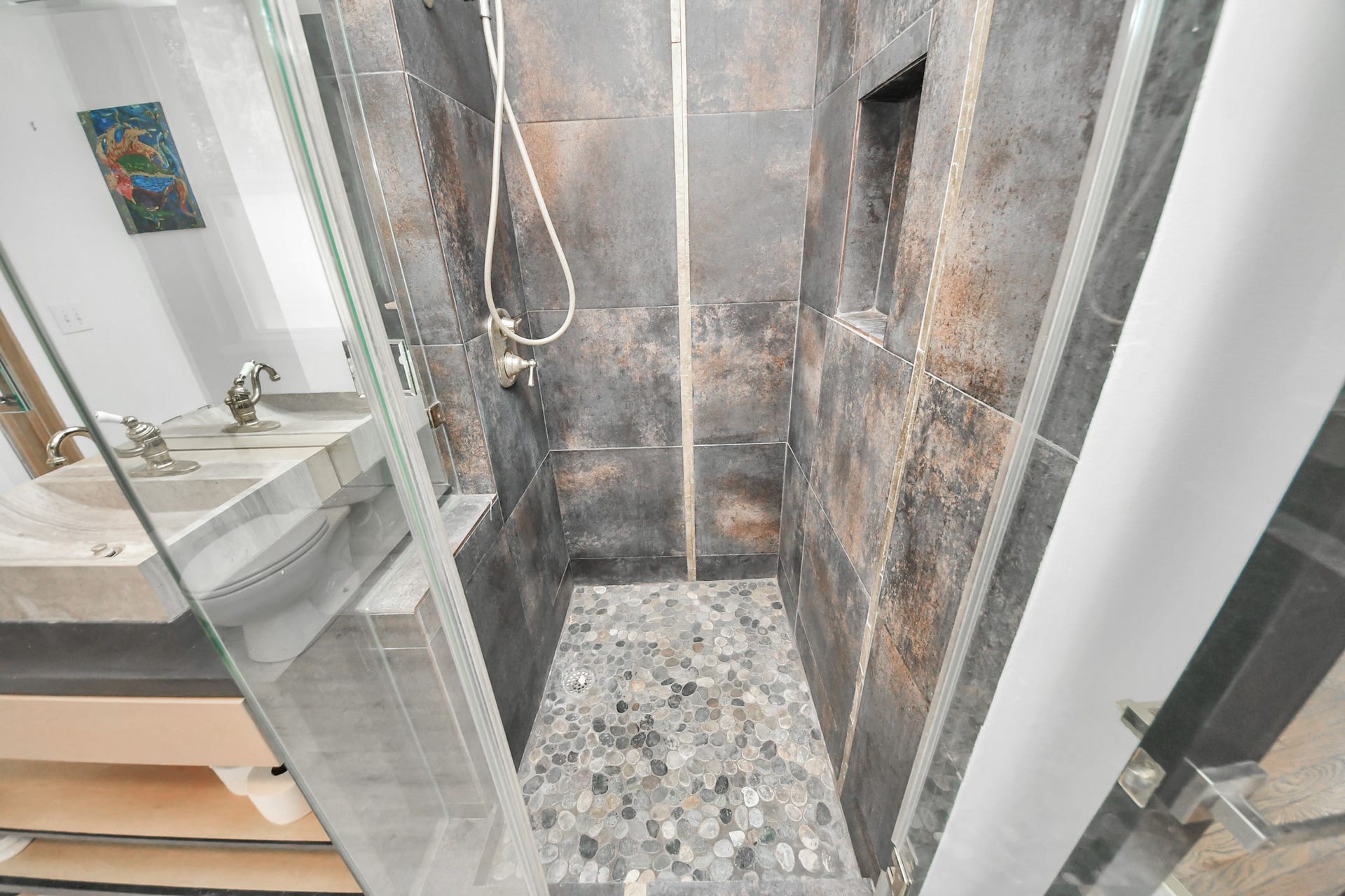2402 Barbee Street, Houston, TX 77004 Primary bath.