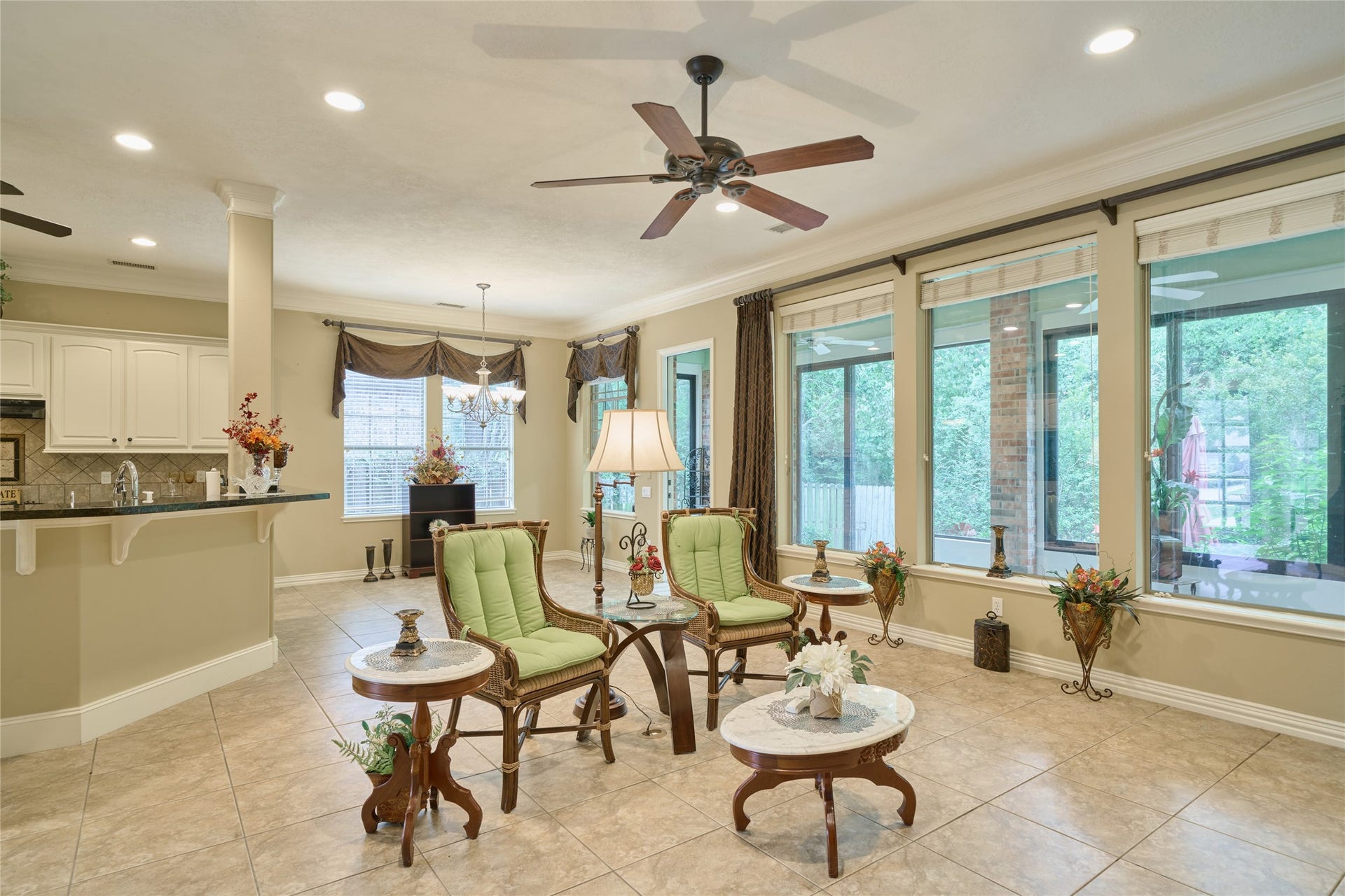 11130 Hunters Landing, Montgomery, TX 77356 Bring your large dining table ~ again photo does not capture true size of the space.