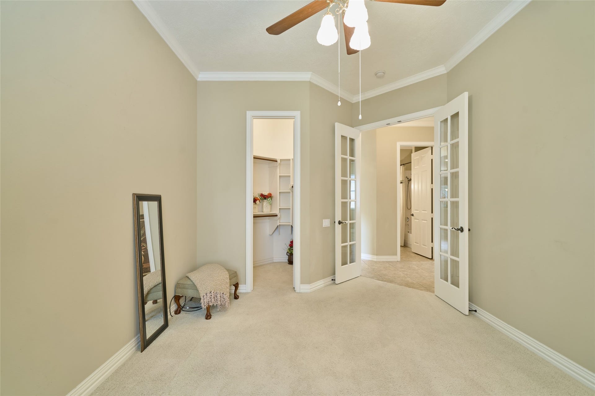 11130 Hunters Landing, Montgomery, TX 77356 Nice size walk in closet.