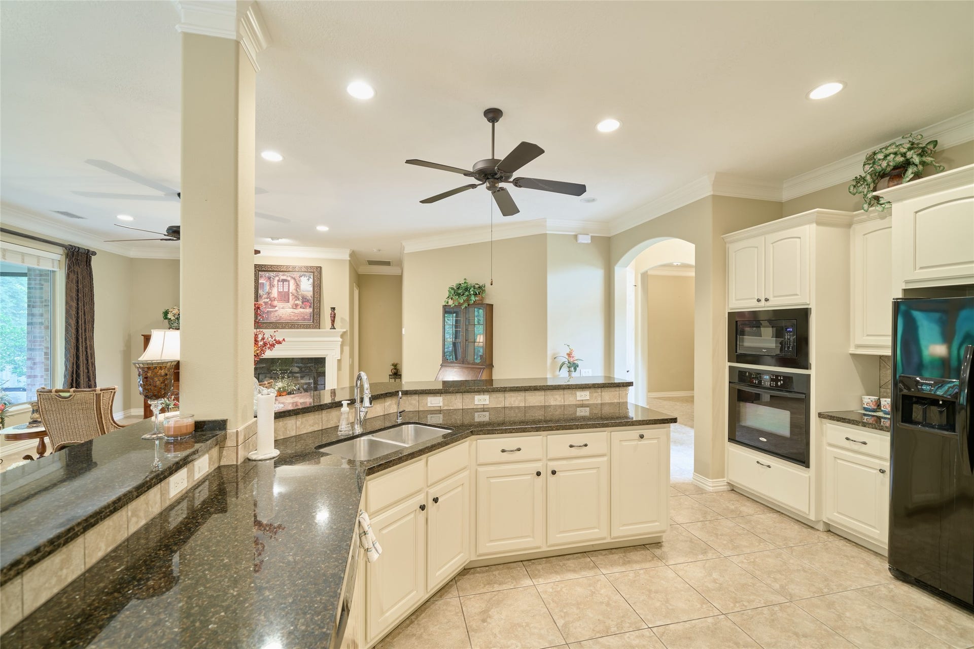 11130 Hunters Landing, Montgomery, TX 77356 Hunters Landing is a private gated community.