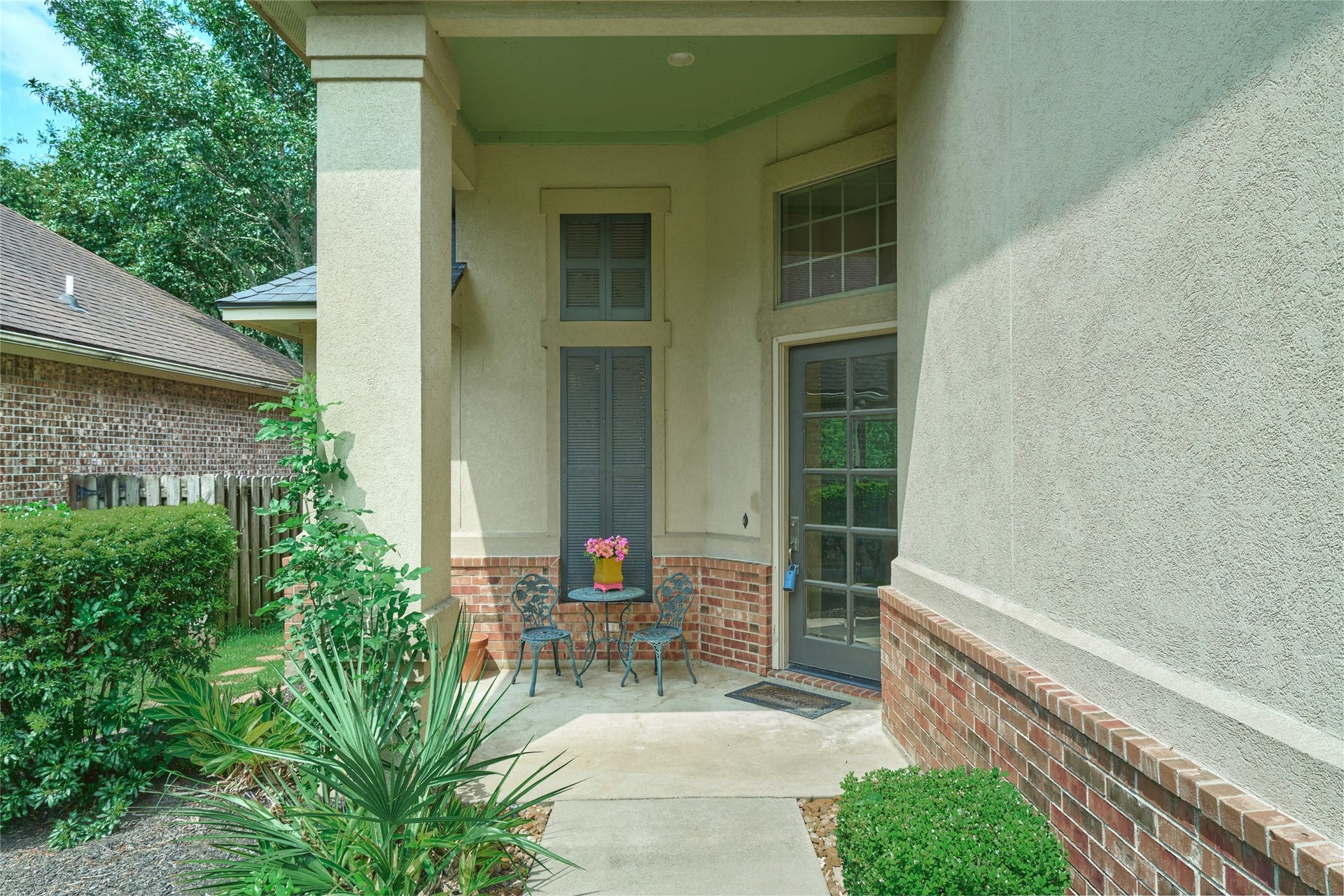 11130 Hunters Landing, Montgomery, TX 77356 a short 2 minute walk has you at your boat!