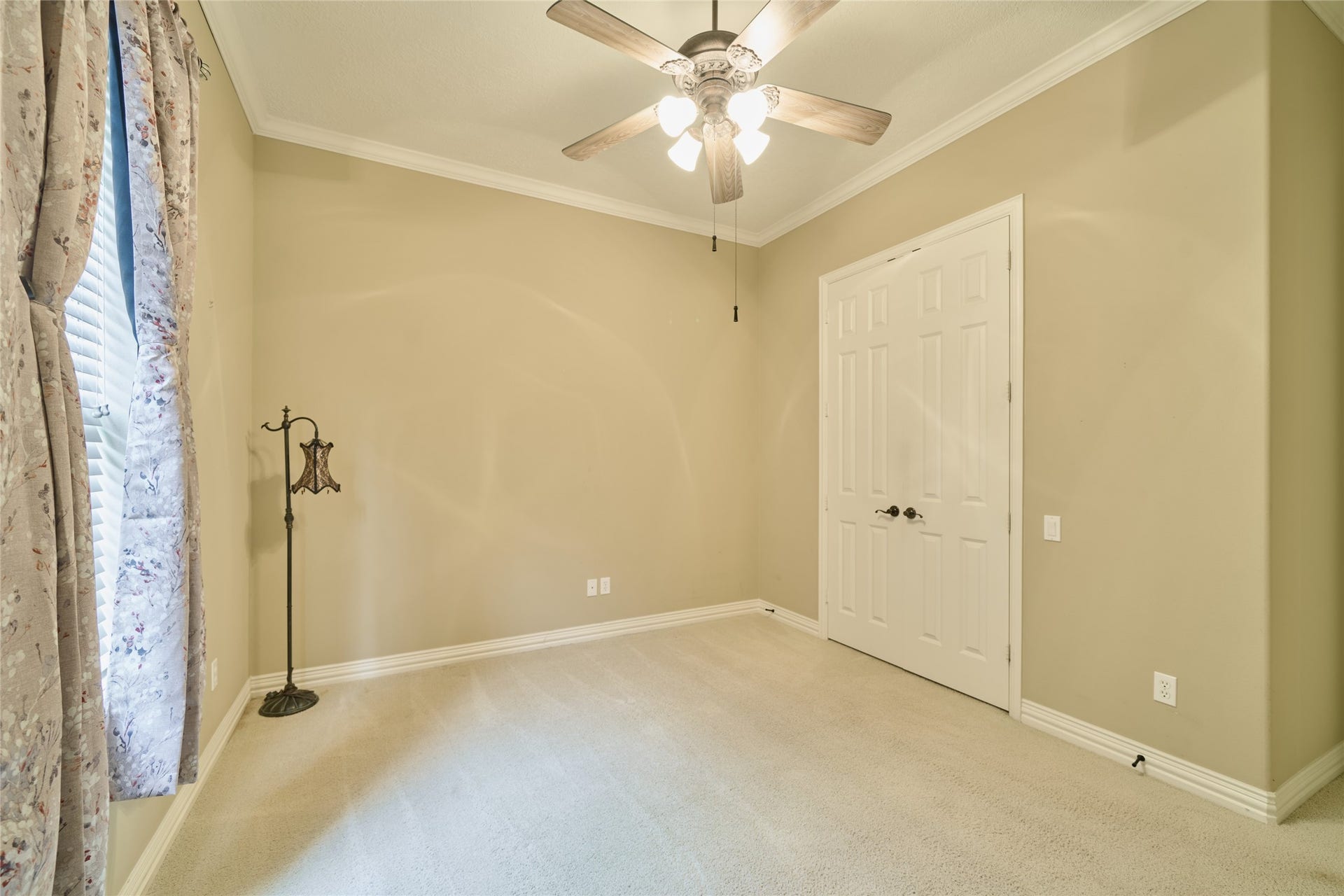 11130 Hunters Landing, Montgomery, TX 77356 The home has ceiling fans throughout.