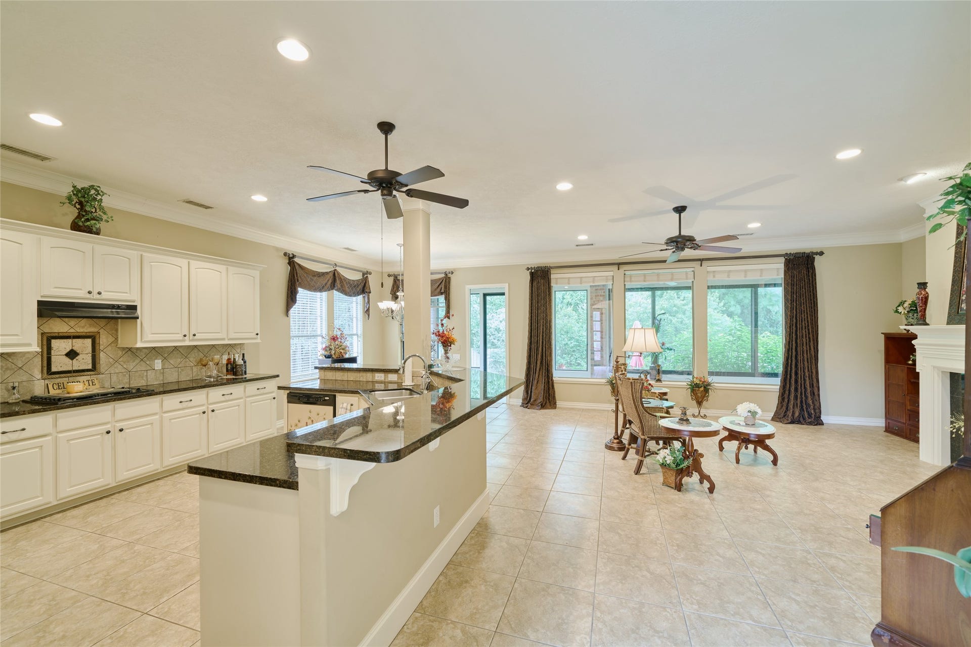 11130 Hunters Landing, Montgomery, TX 77356 This is a popular Open Concept Floorplan