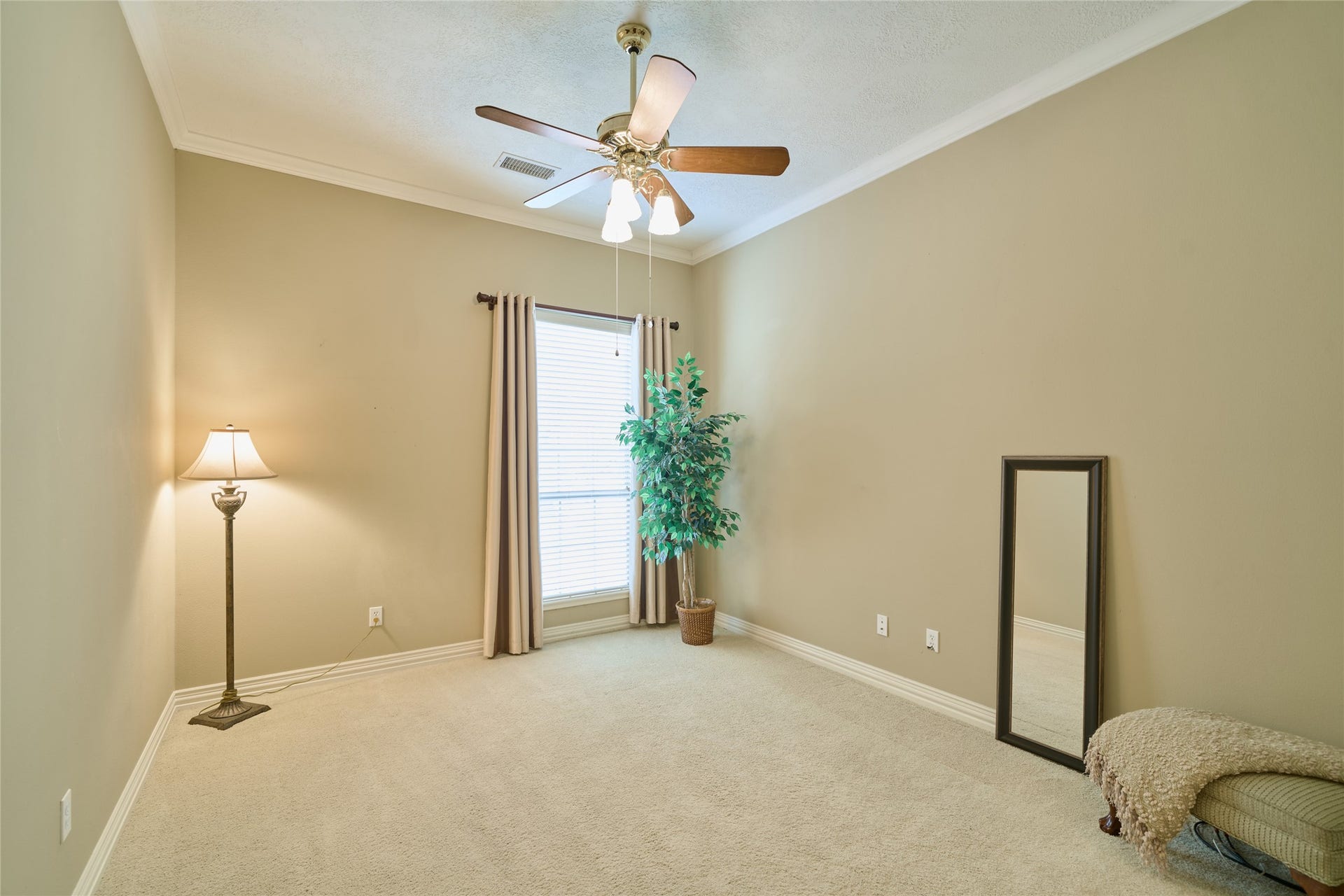 11130 Hunters Landing, Montgomery, TX 77356 Or, make it a TV or exercise room.