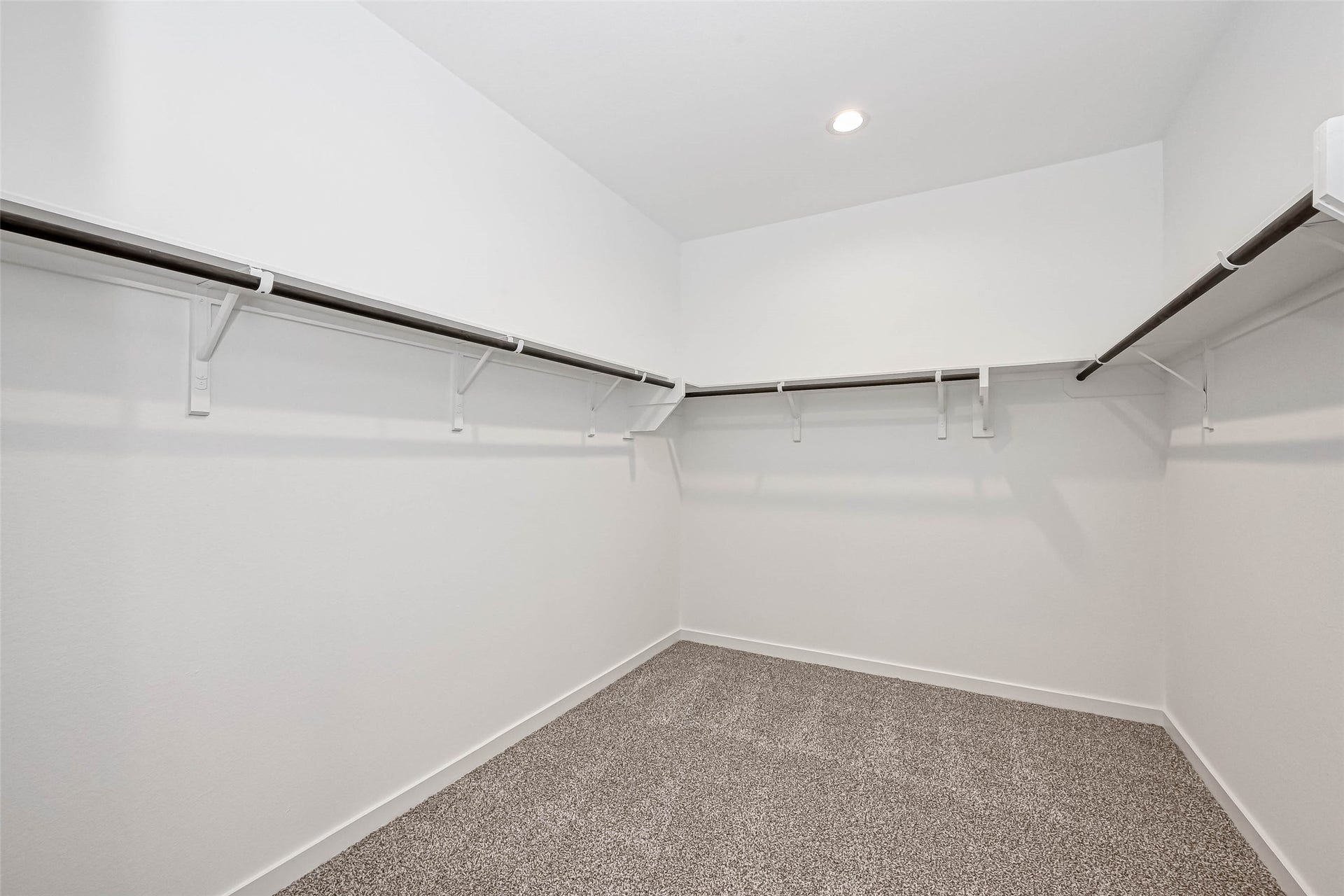 14315 Yellow Hawthorn Court, Conroe, TX 77384 Walk in closet