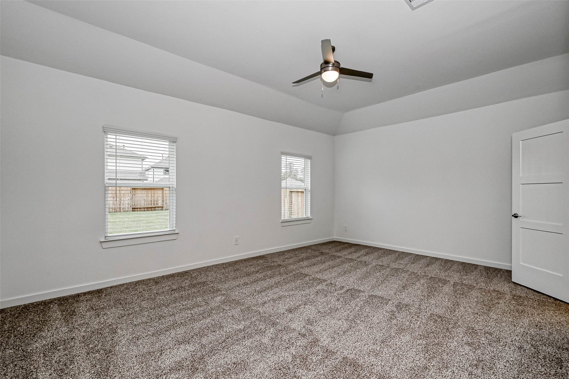 14315 Yellow Hawthorn Court, Conroe, TX 77384 Master bedroom