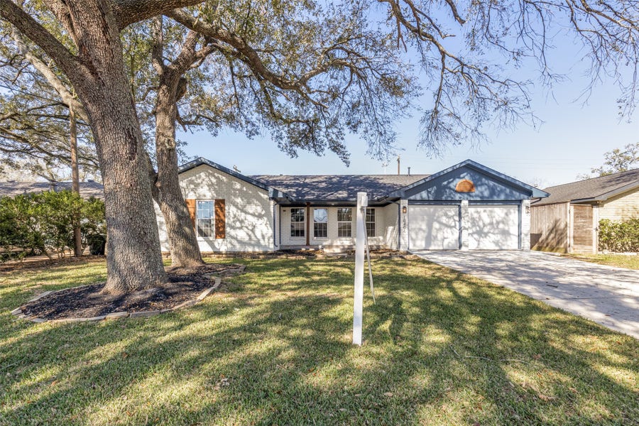 Property photo for 10406 Willowisp Drive, Houston, TX