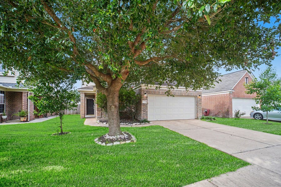 Property photo for 18519 Alemarble Oak Street, Cypress, TX