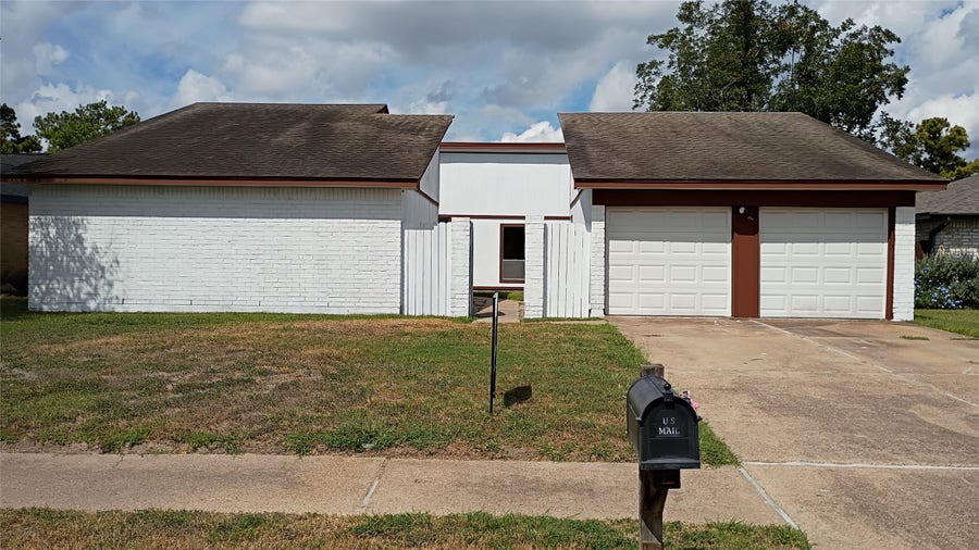 Property photo for 11311 Angelique Drive, Houston, TX