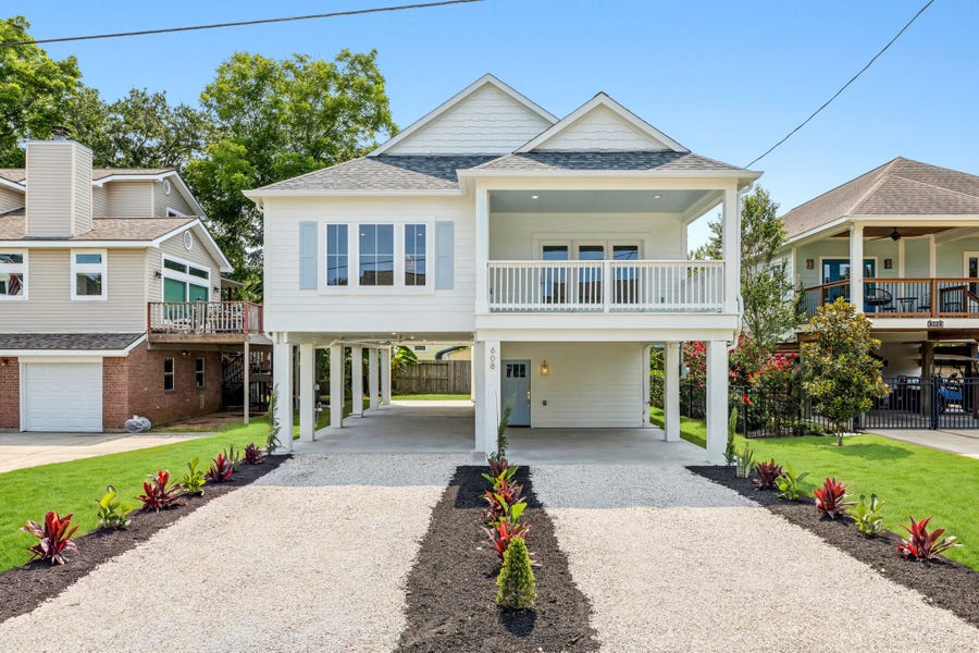 Property photo for 608 Oak Road, Clear Lake Shores, TX