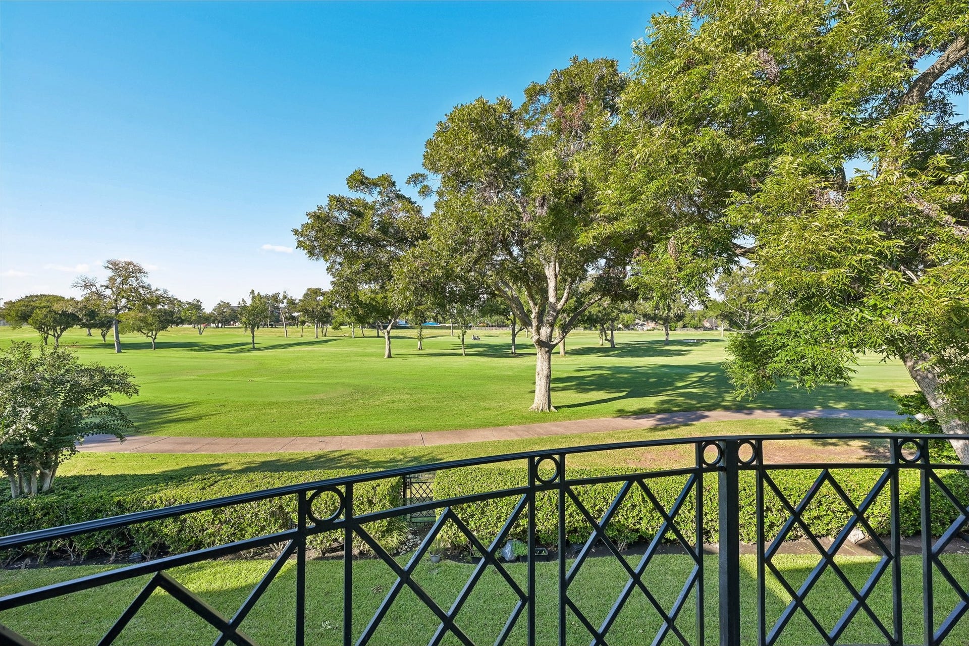 6 Farrell Ridge Drive, Sugar Land, TX 77479