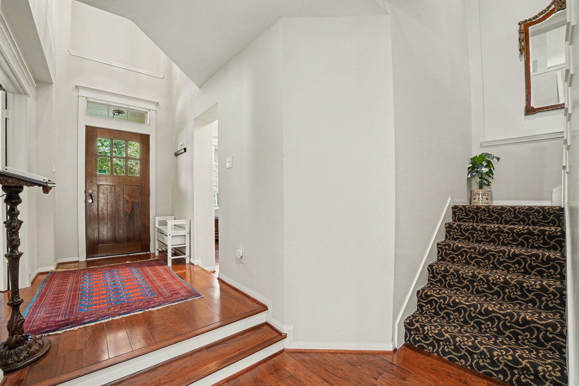 62 W Tapestry Park Circle, The Woodlands, TX 77381 62 W Tapestry Park Circle, The Woodlands, TX 77381