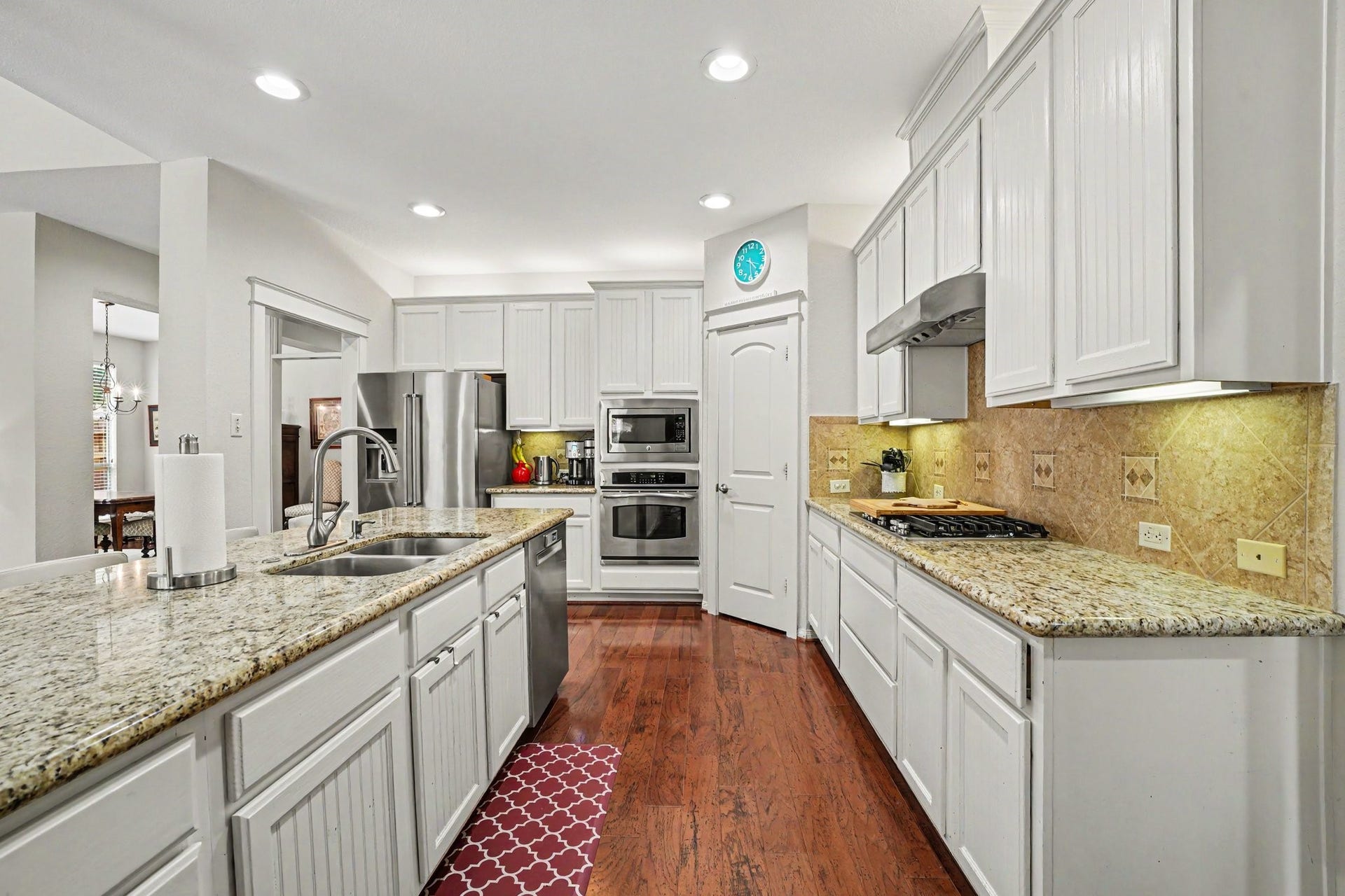 62 W Tapestry Park Circle, The Woodlands, TX 77381 62 W Tapestry Park Circle, The Woodlands, TX 77381