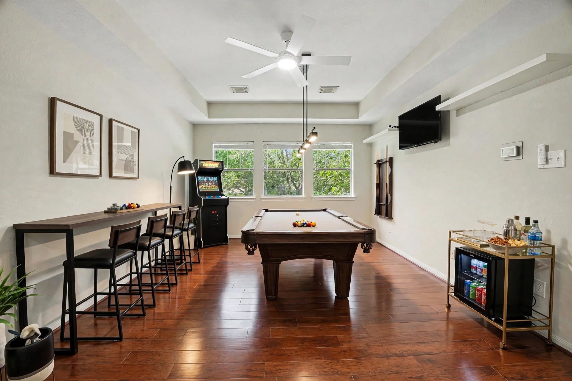 62 W Tapestry Park Circle, The Woodlands, TX 77381 62 W Tapestry Park Circle, The Woodlands, TX 77381