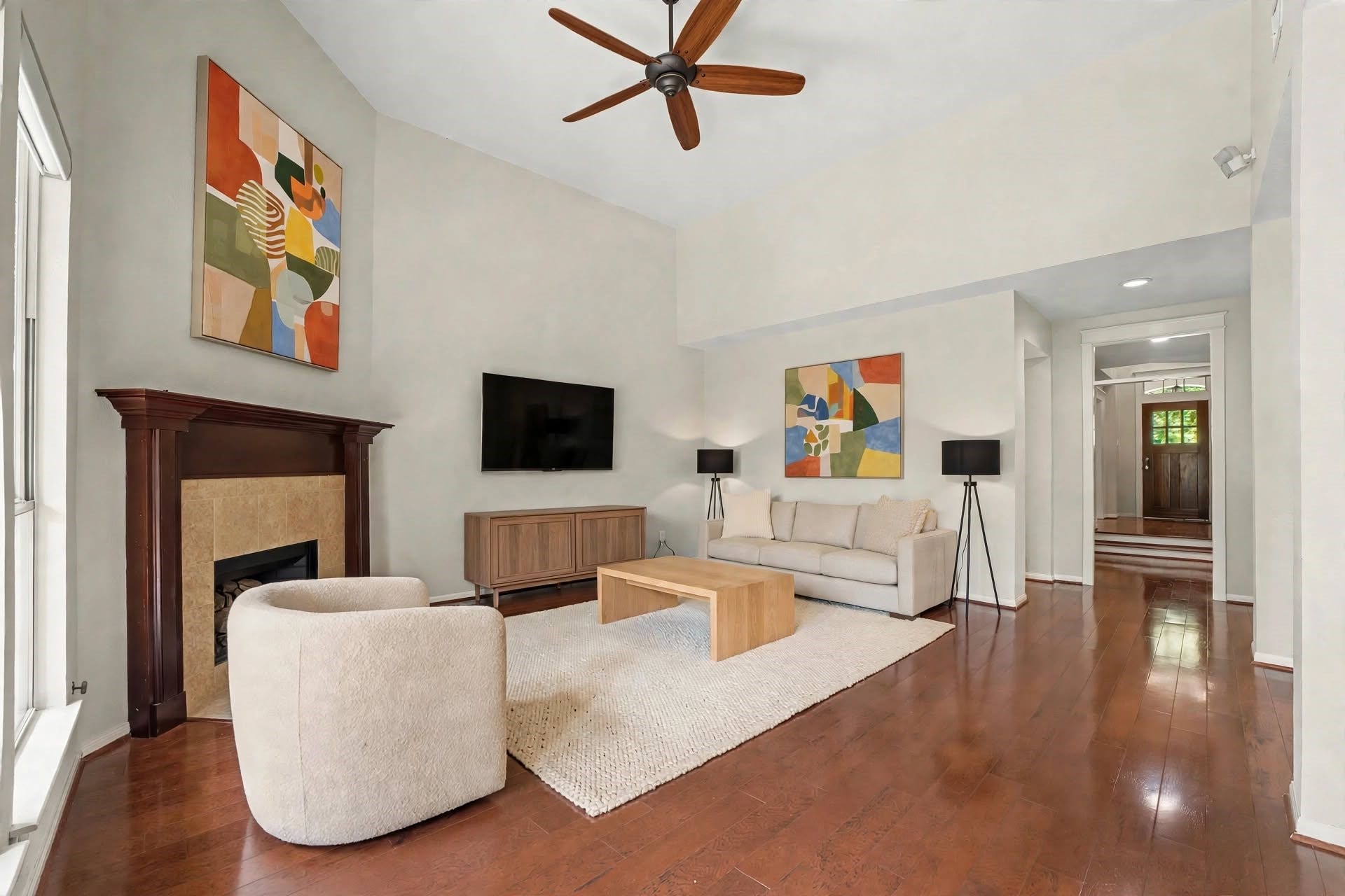 62 W Tapestry Park Circle, The Woodlands, TX 77381 62 W Tapestry Park Circle, The Woodlands, TX 77381