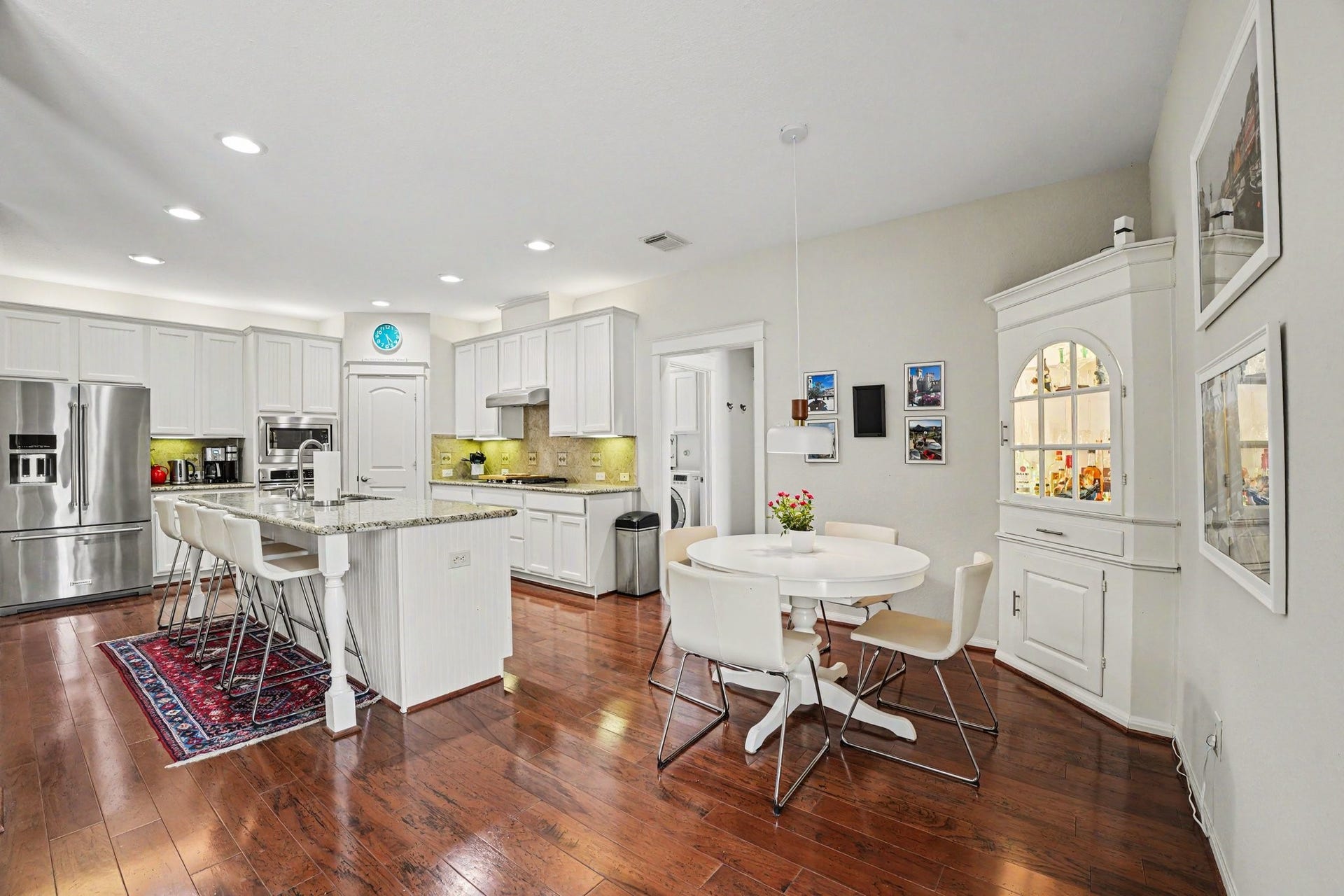 62 W Tapestry Park Circle, The Woodlands, TX 77381 62 W Tapestry Park Circle, The Woodlands, TX 77381