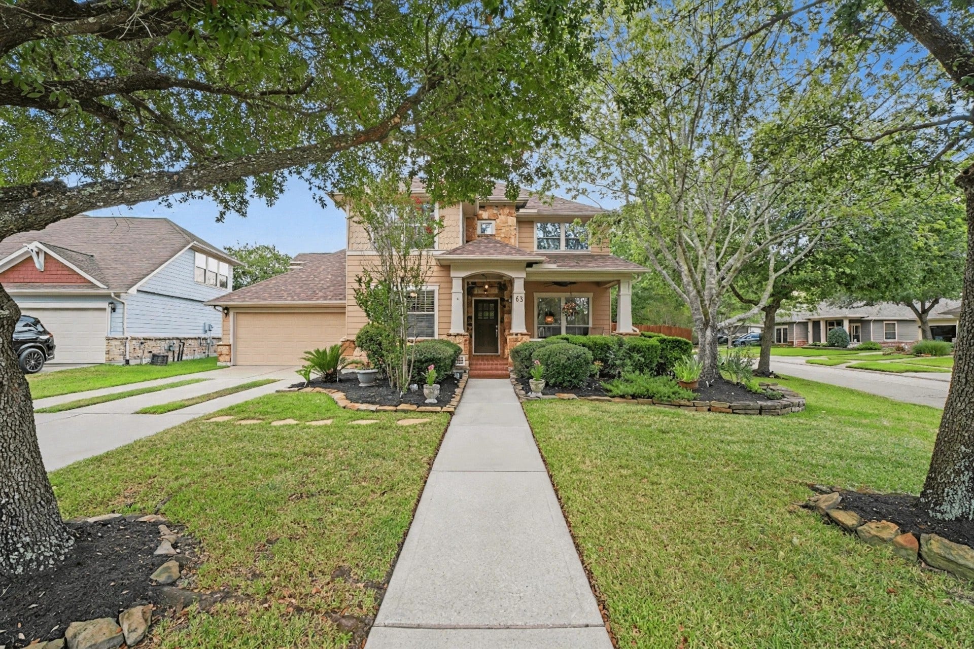 62 W Tapestry Park Circle, The Woodlands, TX 77381 62 W Tapestry Park Circle, The Woodlands, TX 77381