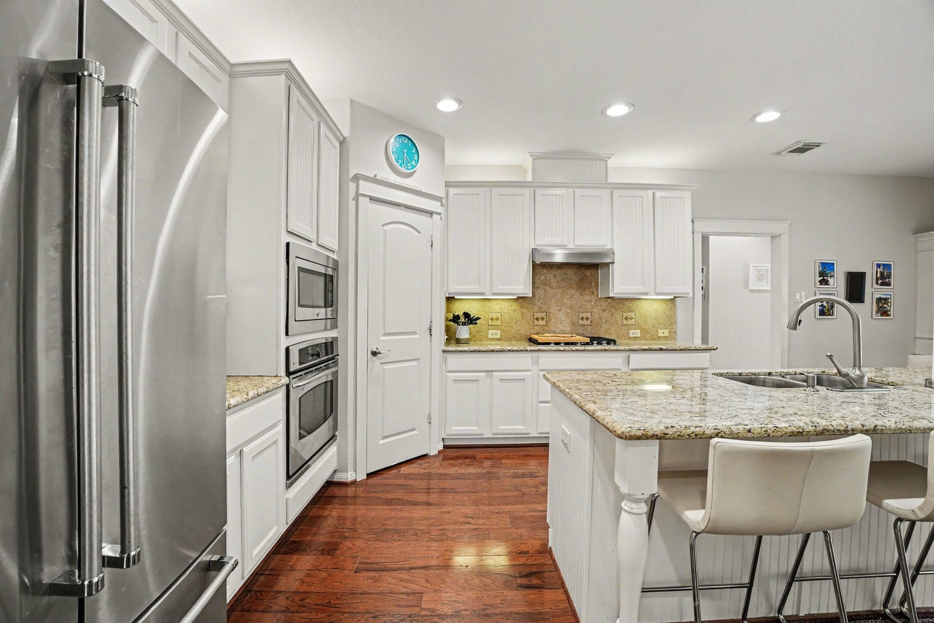 62 W Tapestry Park Circle, The Woodlands, TX 77381 62 W Tapestry Park Circle, The Woodlands, TX 77381