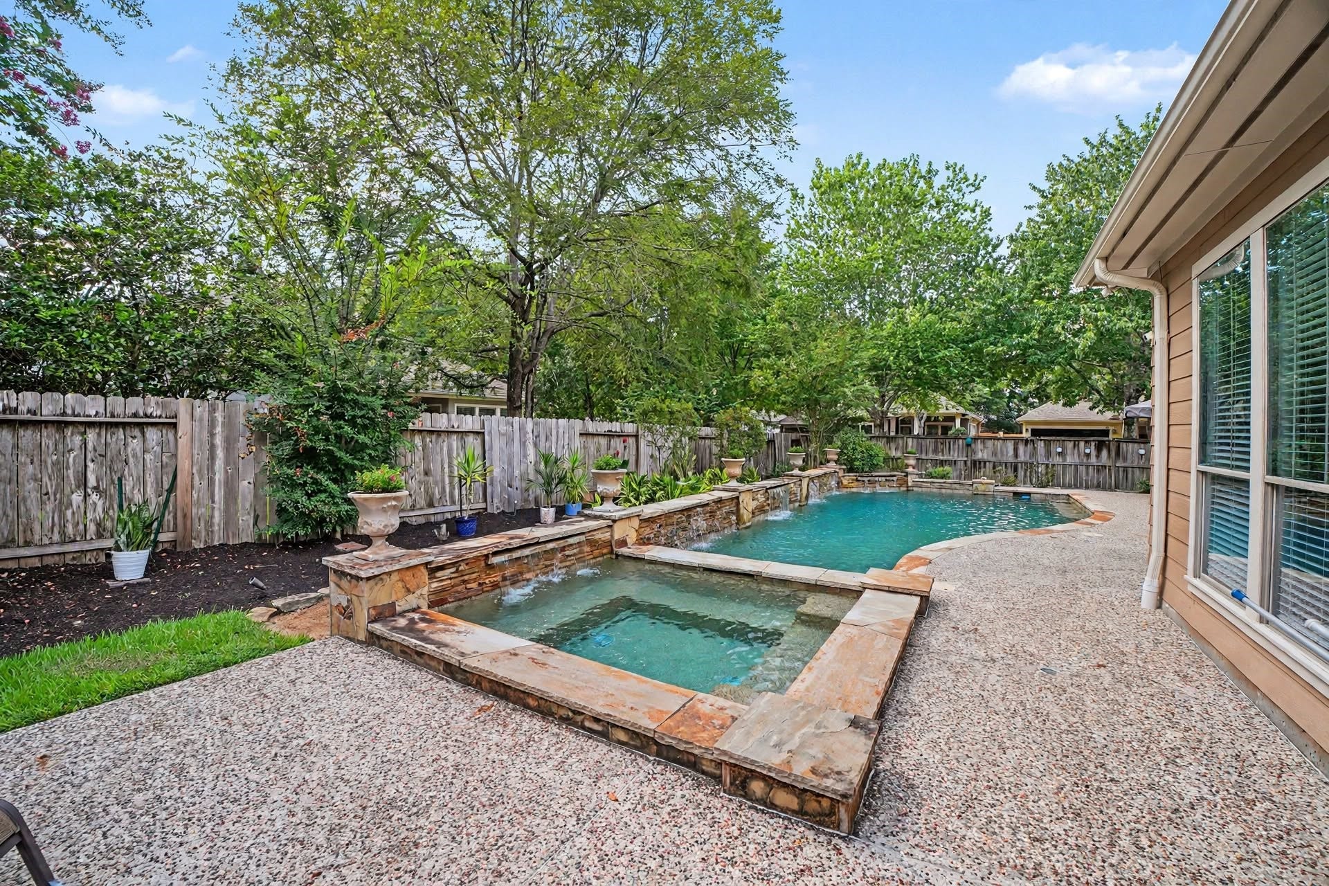 62 W Tapestry Park Circle, The Woodlands, TX 77381 62 W Tapestry Park Circle, The Woodlands, TX 77381