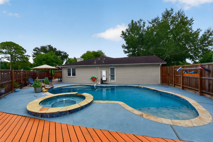 Property photo for 1918 Oaklawn Street, Sugar Land, TX