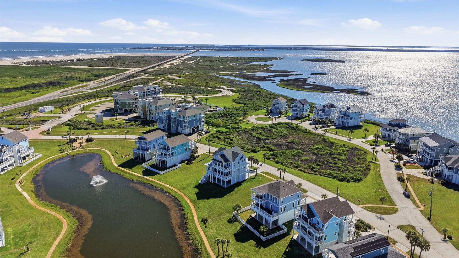 With bay and beach access nearby, this location makes it easy to enjoy everything from morning bike rides to evenings at the Beach Club.