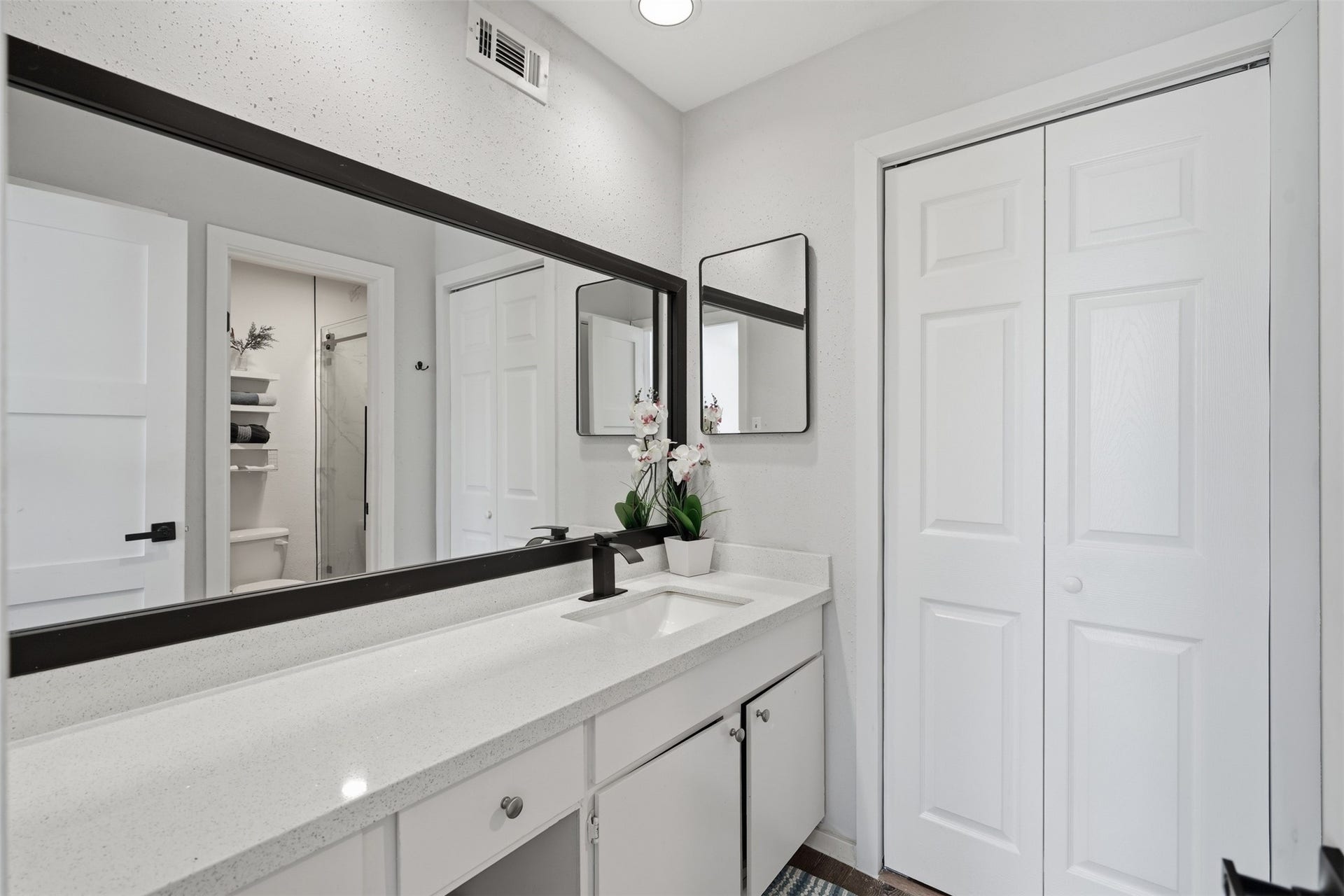 2333 Bering Drive, #108, Houston, TX 77057 2333 Bering Drive, #108, Houston, TX 77057