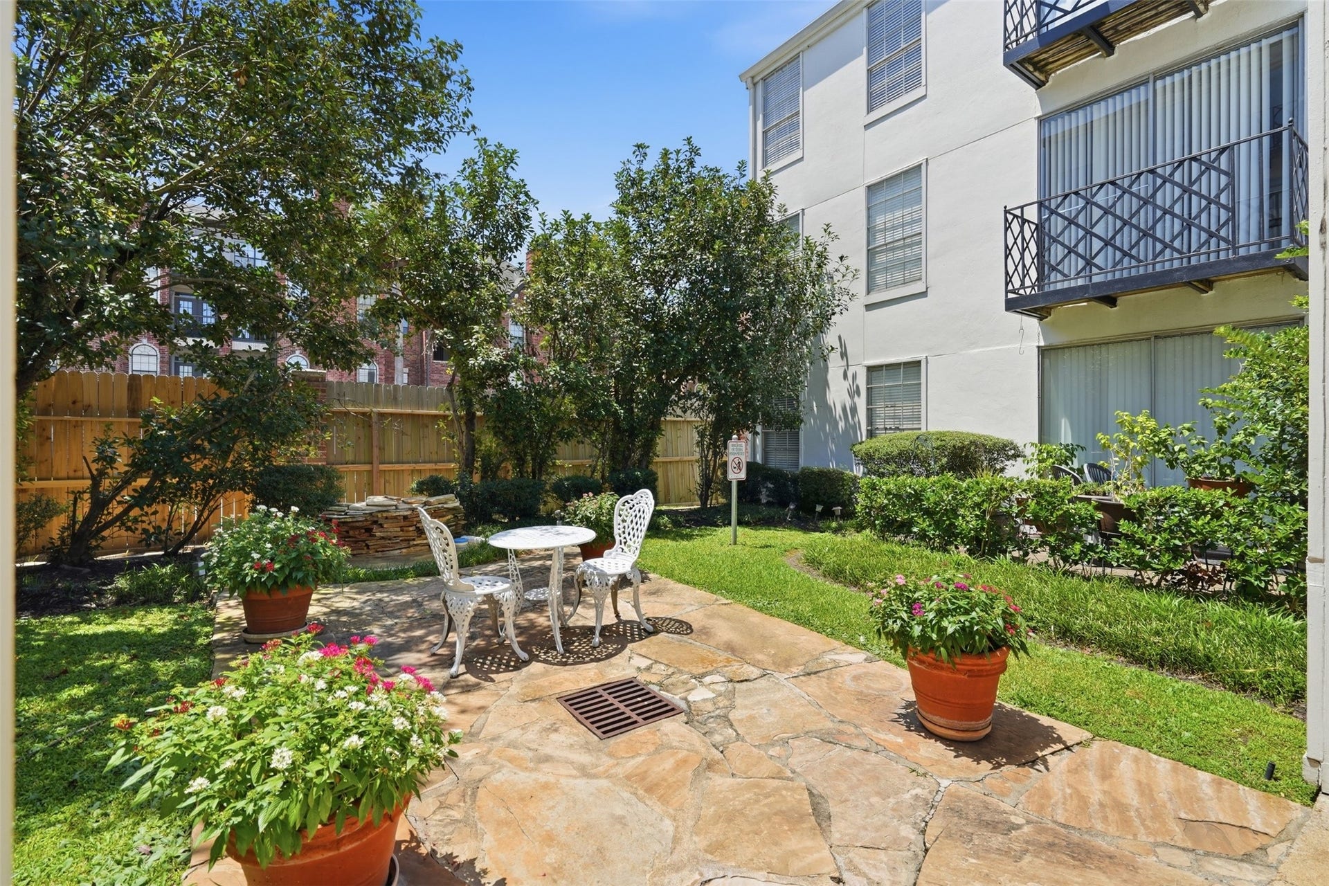 2333 Bering Drive, #108, Houston, TX 77057 2333 Bering Drive, #108, Houston, TX 77057