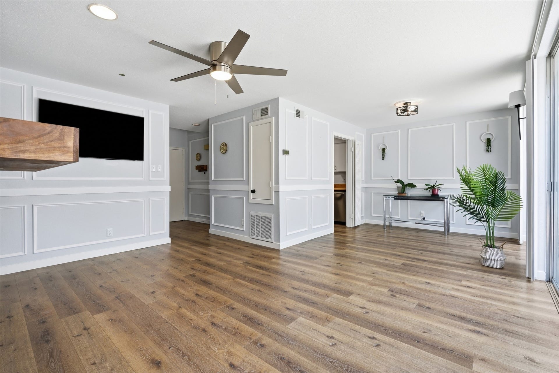 2333 Bering Drive, #108, Houston, TX 77057 2333 Bering Drive, #108, Houston, TX 77057