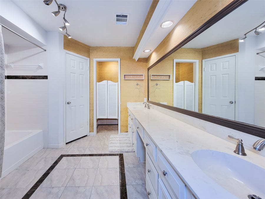 Property photo for 3614 Glenpine Drive, Houston, TX