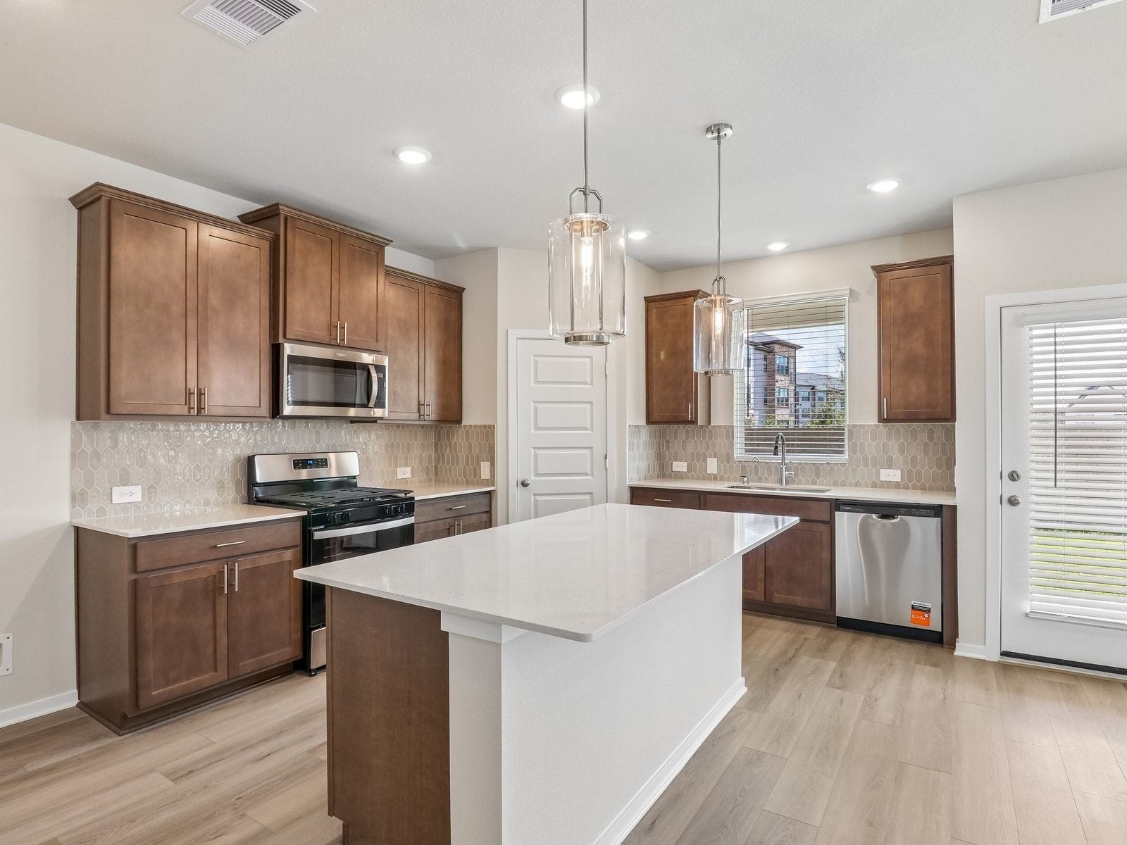 9139 Banpo Heights Drive, Cypress, TX 77433 Photo is not of the actual home, but is an inspirational photo of builder's model home and may depict options, furnishings, and/or decorator features that are not included.