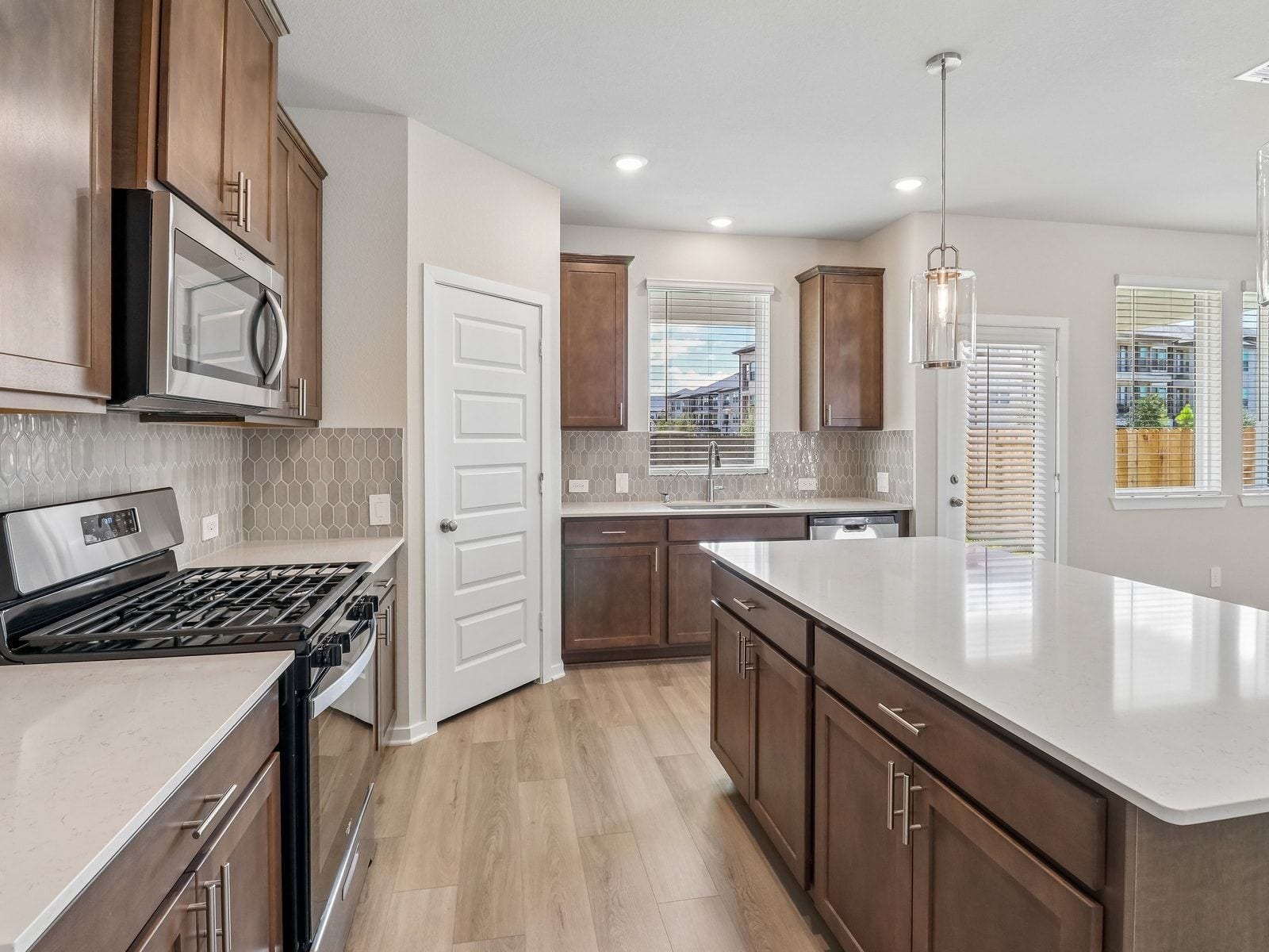 9139 Banpo Heights Drive, Cypress, TX 77433 Photo is not of the actual home, but is an inspirational photo of builder's model home and may depict options, furnishings, and/or decorator features that are not included.
