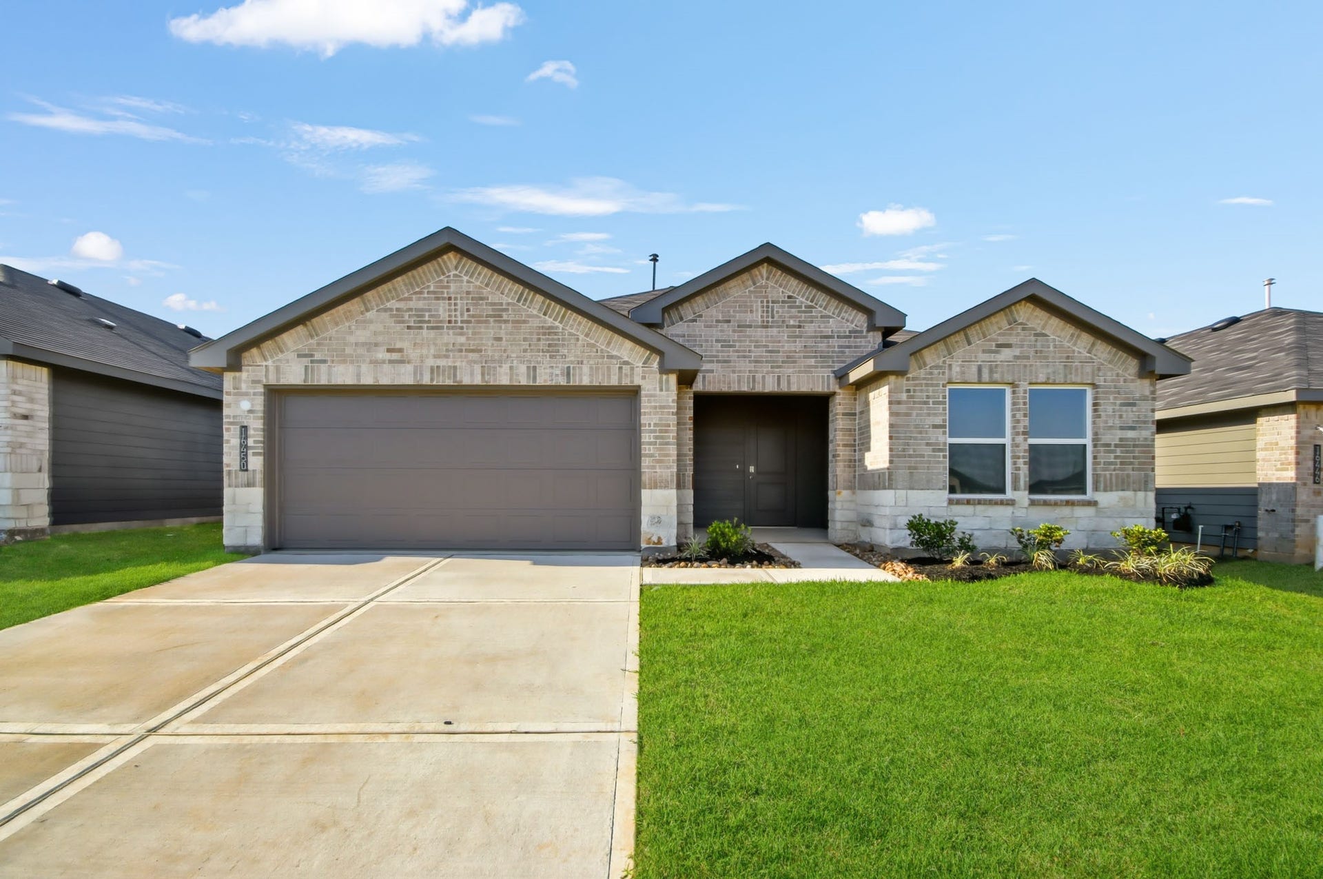 16450 Pinebrook Leaf Lane, Magnolia, TX 77355 16450 Pinebrook Leaf Lane, Magnolia, TX 77355