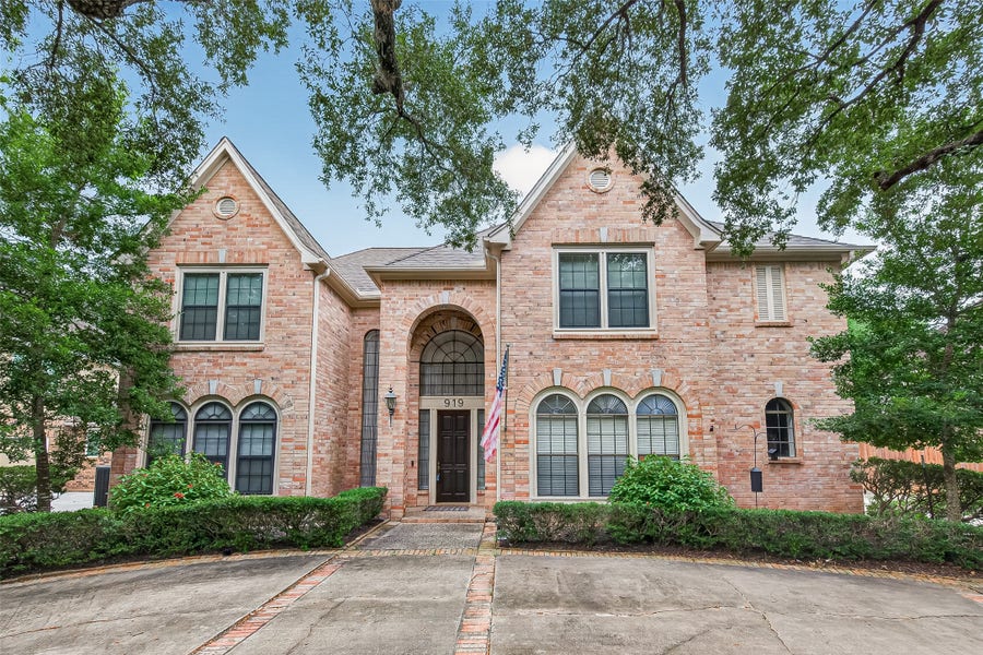 Property photo for 919 Ivy Parkway Drive, Houston, TX